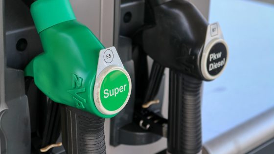 ¡Nuevo método convierte el plástico en gasolina!